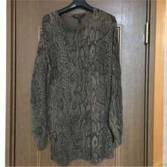 BCBGMAXAZRIA ヘビ柄 ロングトップス Mサイズ USEDのサムネイル