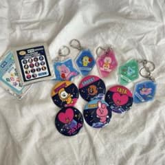 BT21 아크릴 키링 캔 배지 세트