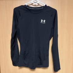 Under Armour ブラック アンダーシャツのサムネイル
