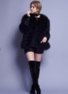 lilLilly⭐︎フェザーファーコート黒西もなか中村里砂着用ルセラフィム着用のサムネイル