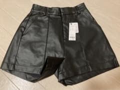 フェイクレザー　ショートパンツのサムネイル