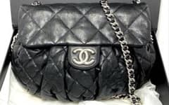 CHANEL アラウンド　ショルダーバッグのサムネイル