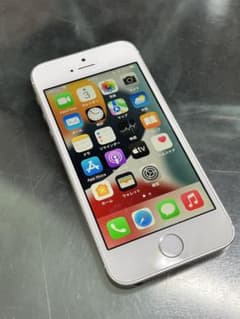 iPhone SE 第1世代 16GB Silver SIMフリー　スマホのサムネイル