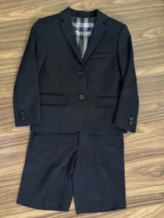 Burberry ブラックスーツ 120Aのサムネイル