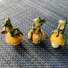 【ほなた様専用】カエルの置物　楽器隊　3個セットのサムネイル
