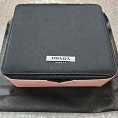 PRADA ジッパー付きポーチ ブラック/ピンク - メルカリ