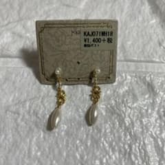 KAZA　ピアス　ゴールド　樹脂ポスト　貝　シェル　真珠　パールのサムネイル