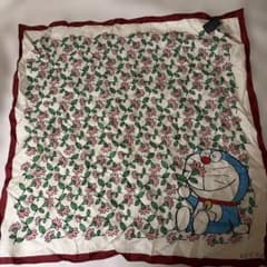ドラえもん × GUCCI スカーフ