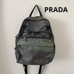 PRADA【プラダ】ビンテージ　リュック　オリーブ系　三角プレート PRADA【プラダ】ビンテージ リュック オリーブ系 三角プレート - メルカリ