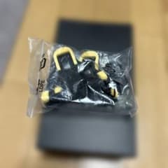 未使用 黒と黄色のクリート 両足セットのサムネイル