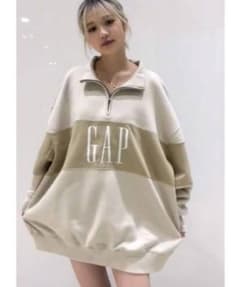 GAP ベージュ オーバーサイズ トレーナー Mのサムネイル