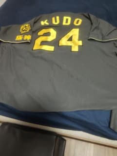 阪神タイガース OSAKAブラックダイナマイトユニフォーム 工藤選手 L 阪神タイガース OSAKAブラックダイナマイトユニフォーム 工藤選手 L