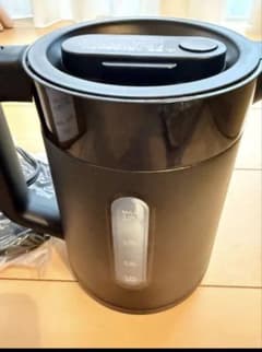 Amazon Basics 電気ケトル 1.0L ブラック 本体のサムネイル