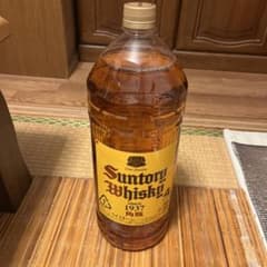 サントリー角4リットルペット！ 背面の取っ手に注目！ 激レア終売品です！ サントリー角4リットルペット！ 背面の取っ手に注目！ 激レア終売品