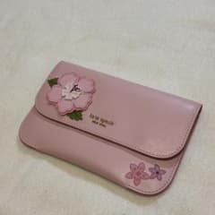 いちご【ハワイ限定】ケイトスペード パスポートケース いちご様専用【ハワイ限定】ケイトスペード パスポートケース - メルカリ