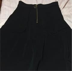 GU 黒 膝丈 スカートのサムネイル
