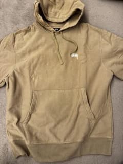 Stussy フード付きパーカー　ベージュ　Mサイズ　ワンポイントロゴのサムネイル