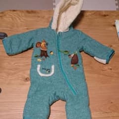 ジャンプスーツ使用少な目のサムネイル