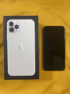 Apple iPhone 11 Pro シルバー 本体 256gbのサムネイル