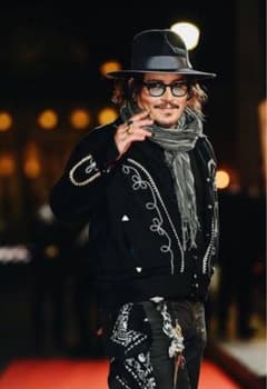 ジョニーデップ　愛用　スカル　バンダナ　 Johnny Depp ジョニーデップ 愛用 スカル バンダナ Johnny Depp - メルカリ