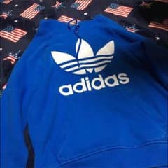 adidasパーカーのサムネイル