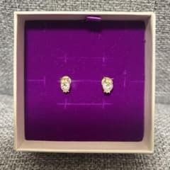 フクロウデザイン ゴールドピアス 10k クリスタル付き - メルカリ
