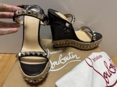 Christian Louboutin スタッズ ウェッジソール サンダル - メルカリ