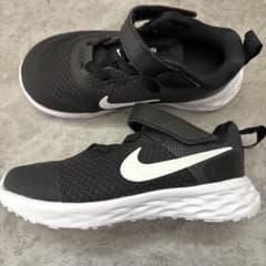 NIKE スニーカー　15 黒　ブラックのサムネイル