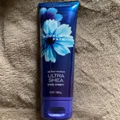 Bath＆Body Warks ボディクリームとパーフェクトワン　ボディミルクのサムネイル