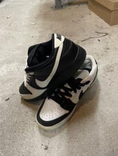 NIKE SB DUNK LOWのサムネイル