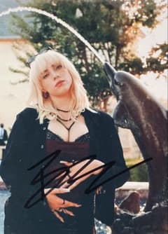 ビリー・アイリッシュ 直筆サイン入り写真ヒット・ミー・ハード