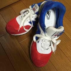 ニューバランスのサムネイル