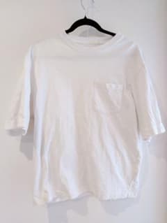 白 ポケット付き 半袖 Tシャツ クルーネック GU ジーユー　Sサイズのサムネイル