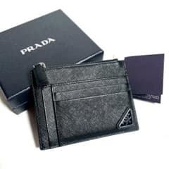 【現行・未使用保管✨】 RFID掲載 プラダ 巾着ポーチ サフィアーノレザー 現行モデル RFID掲載 プラダ 巾着ポーチ サフィアーノレザー 現行