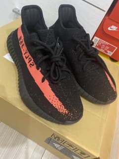 adidas (アディダス) YEEZY BOOST 350 V2 REDのサムネイル