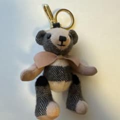 BURBERRY ベア キーホルダー チャーム - メルカリ
