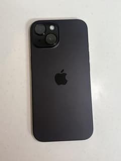 Apple iPhone 15 ブラック 本体　ケース付きのサムネイル