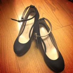 黒パンプスのサムネイル