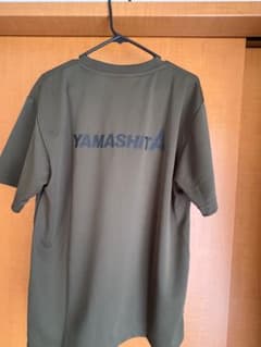 YAMASHITA オリーブグリーン Tシャツのサムネイル
