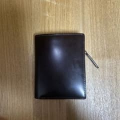 二つ折り財布のサムネイル