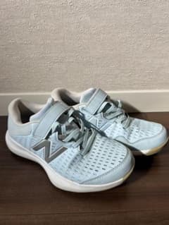 New Balance テニスシューズ 水色　オールコート用　23センチのサムネイル