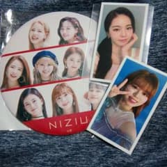 NiziU　グッズのサムネイル