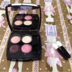 CHANEL アイシャドウのサムネイル