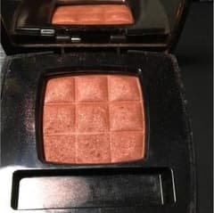 CHANEL アイシャドウのサムネイル