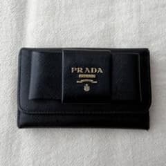 PRADA プラダ キーケース・リボン・サフィアーノレザー・ブラック・黒