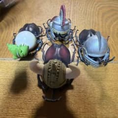 カブトムシ型フィギュア 4体セットのサムネイル