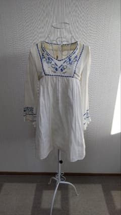 nadesico 長袖 ワンピース 刺繍入り ホワイト 梨花のサムネイル