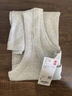 UNIQLO リブタンクトップ グレーのサムネイル