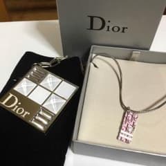 あーめ様専用Christian Diorトロッターネックレスとリップのサムネイル