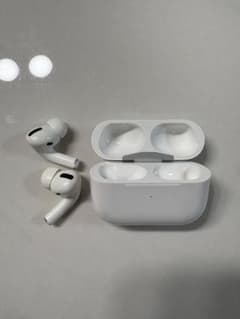 AirPods Pro 本体 【左のみ作動、右音無し】充電ケース付き AirPods Pro 本体 【左のみ作動、右音無し】充電ケース付き - メルカリ